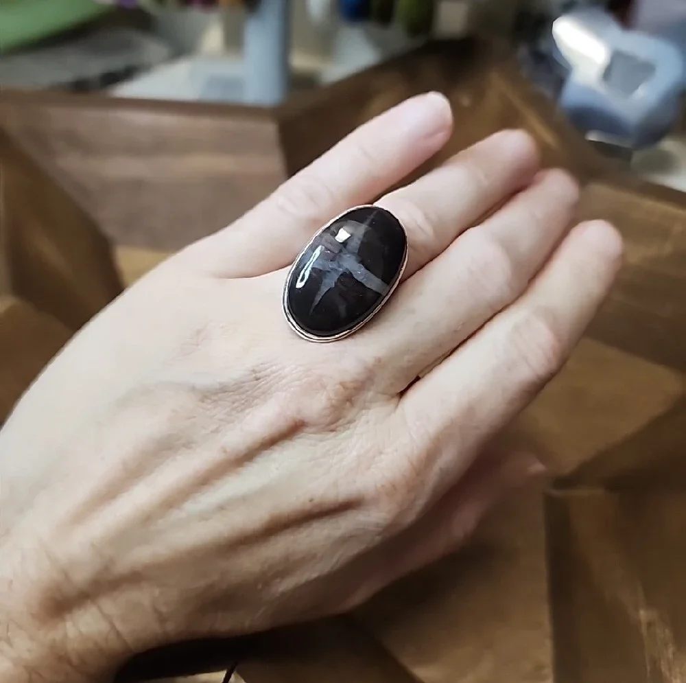 Black Cross-Pattern Oval Stone Ring